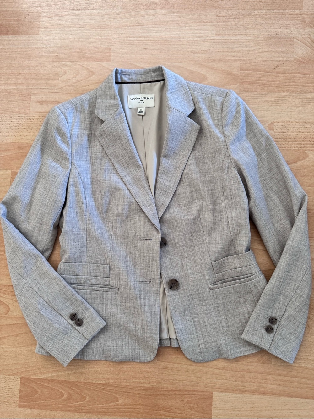 Banana Republic Women's Light Gray Tailored Blazer size 6 petite